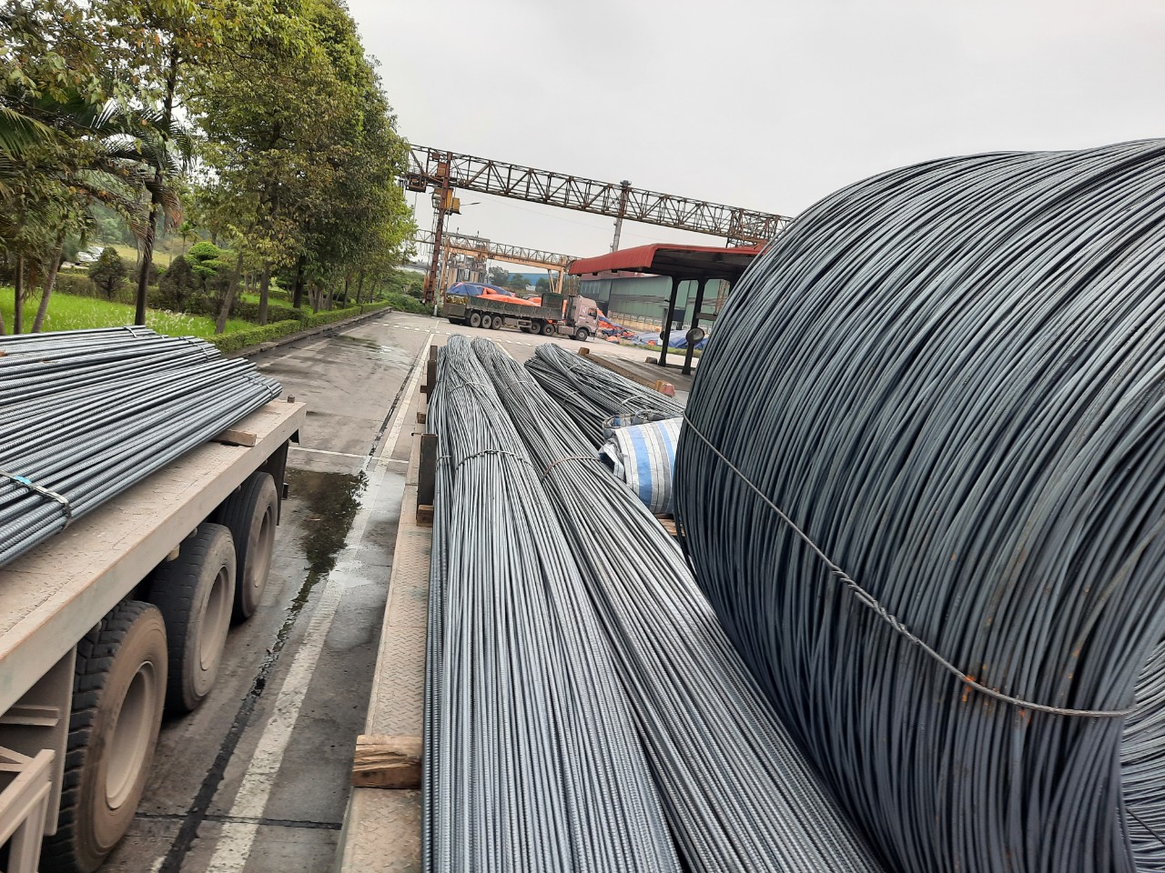 Hôm nay giá thép xây dựng trong nước tăng nhẹ